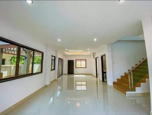 Beautiful house, good atmosphere, near the main road, easy to get in and out of, Baan Dusit, Pattaya