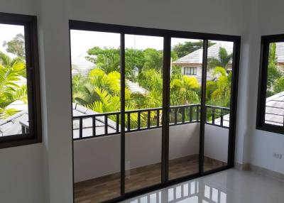 2 storey detached house for sale with swimming pool. Baan Dusit Pattaya.