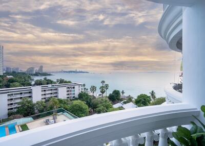 Beautiful condo for sale, fully furnished room, next to the sea, Park Beach Condo, Naklua, Pattaya