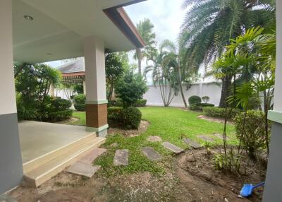 Detached house with private pool wide land with large garden