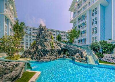 Grand Forida, luxury condo, newly built, pool view, next to the sea on Na Jomtien beach, Pattaya.