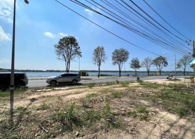 Land for sale lakefront side 285 sqwah.  Sale only 15 MB  Near motorway 7  Suitable for building a house on the lake or opening a restaurant, coffee shop.