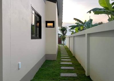Twin houses that are designed very perfectly. Location: Rong Po, Pattaya. 2 bedrooms