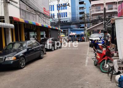 Town House For Sale In Soi Buakhao