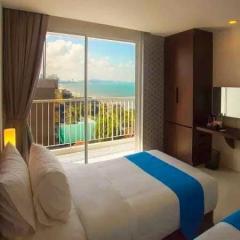 4 star hotel for sale in front of Jomtien Beach, Pattaya, special price
