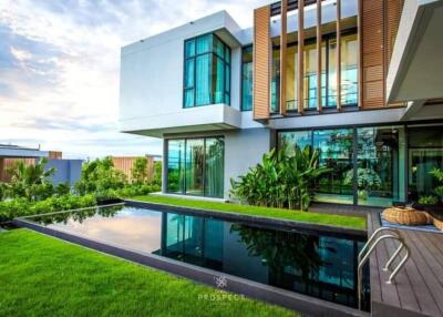 Luxury villa for sale, modern design like no other. Modern luxury style house, good atmosphere Overlooking Jomtien beach and mountains. Jomtien Pattaya