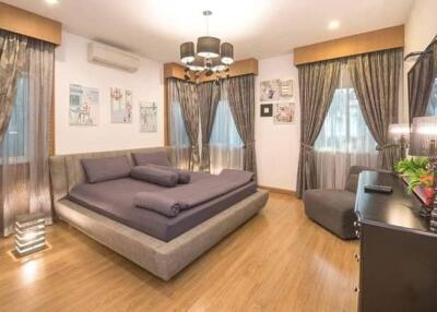 House for sale, Pool Villas, behind the corner, fully furnished. Near the sea, Bang Saray, next to Sukhumvit