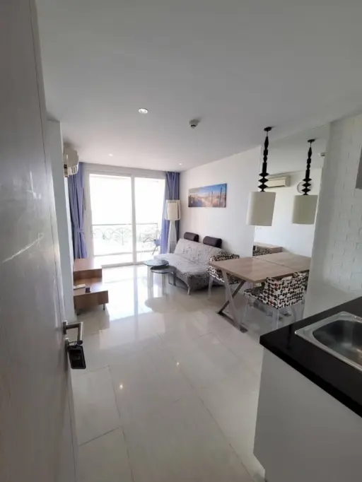 
                        Condo for sale, close to the sea, only 300 meters. A...