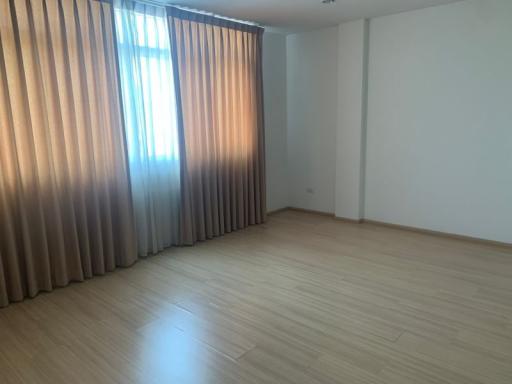 SP Townhome, good location, Pattaya, near Jomtien Beach, only 200 meters Suitable for investors for renting / vacation rentals