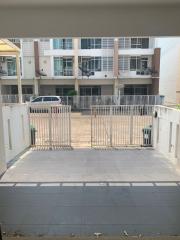 SP Townhome, good location, Pattaya, near Jomtien Beach, only 200 meters Suitable for investors for renting / vacation rentals