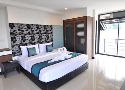 # Selling a 4-star hotel in a prime location in the heart of Central Pattaya. Area 2 rai 200 sqwah.