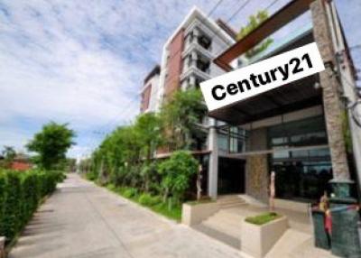 # Selling a 4-star hotel in a prime location in the heart of Central Pattaya. Area 2 rai 200 sqwah.
