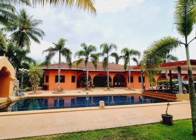 Pool villa house in a garden close to nature, Huay Yai, Pattaya.  Land 4 rai 2 ngan