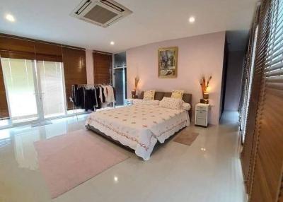 @ mountain village Pattaya.  5 bedrooms Land size 544 sq m.
