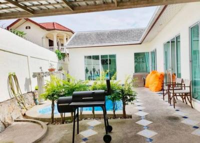 home sale direct installment Perfect size pool villa Soi Siam Country Club near Rai Wanasin Market, Pattaya