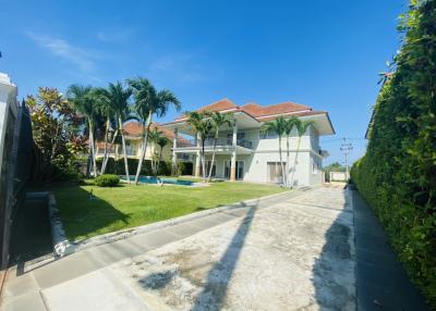 Beautiful house with fully furnished in Phoenix, Pattaya