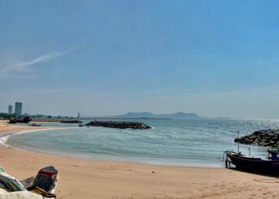 26 Rai land in Ban Amphoe Beach, Na Chom Thian, Sattahip.  For sale 100 million baht Per rai