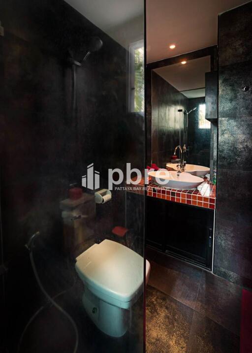 Ruamchok 2 Condominium For sale in Pratumnak