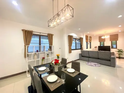 
                        detached house pattaya with furniture, can carry bag...
