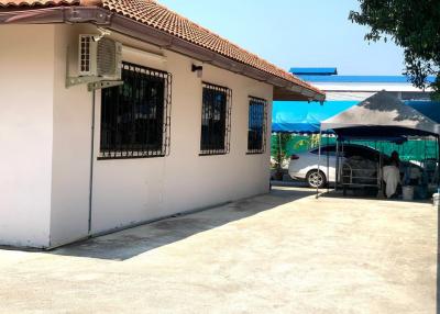 House for sale with swimming pool. Huay Yai, Bang Lamung, Pattaya