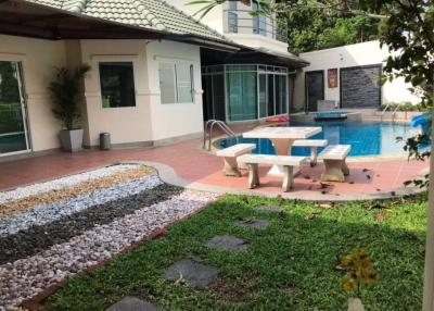 2 houses for sale Soi Siam Country Club, Pattaya, 5 bedrooms, 6 bathrooms, sale 8.5 million baht.