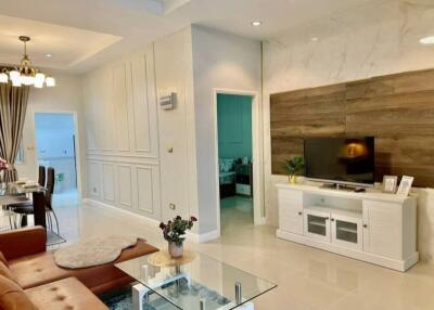 Newly decorated townhouse with style #Fully furnished, Khao Noi, Pattaya.