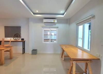 Modern style 2 storey detached house for sale, 3 bedroom pontoon house in Pattaya. 3 bathrooms for sale 3,390,000 baht