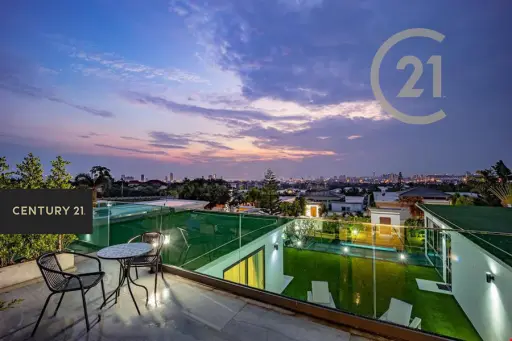 
                        #Luxury Pool Villa 3 floors are hot in Pattaya. Khao...