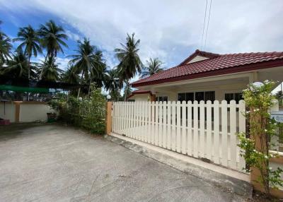 detached house behind the rim Lots of space. Sell for 2,500,000 baht. Takhian Tia - Nong Plub
