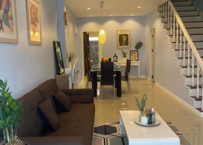 Beautifully decorated townhomes for sale. You can carry your bag in. Free furniture and complete electrical appliances Naklua Pattaya