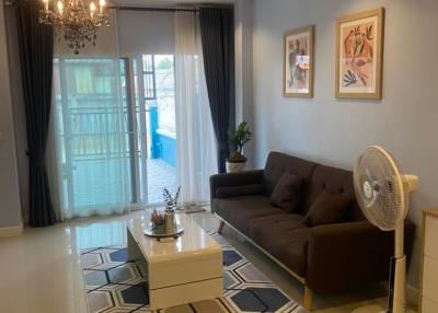 Beautifully decorated townhomes for sale. You can carry your bag in. Free furniture and complete electrical appliances Naklua Pattaya