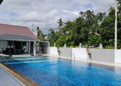 luxury home Pool Villa Nong Lai in Soi Mabbon 3, Pattaya. 6 bedrooms 5 bathrooms Sale 20,500,000 baht