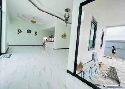 Newly built pool villa for sale, one floor, 3 bedrooms, 4 bathrooms, 7,900,000 baht, Bang Saray, Pattaya.