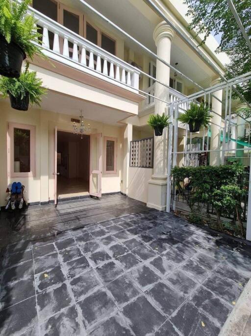 2 storey townhome 2 bedrooms, 2 bathrooms, Baan Klang Muang Pattaya, Soi Ko Phai, South Pattaya. Price 2,890,000 baht