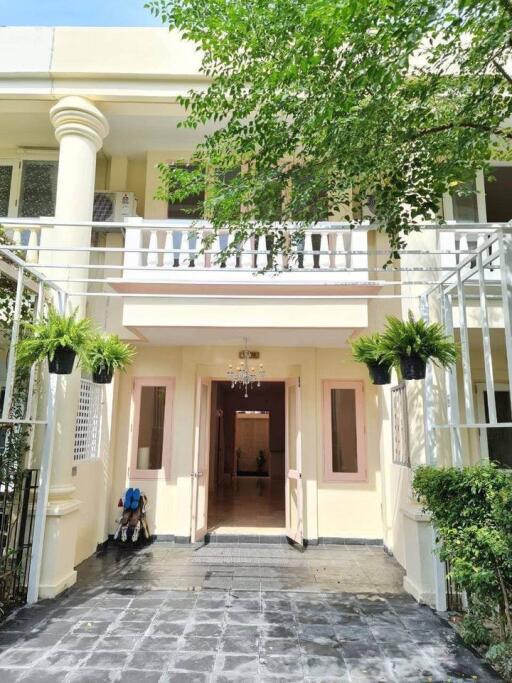 2 storey townhome 2 bedrooms, 2 bathrooms, Baan Klang Muang Pattaya, Soi Ko Phai, South Pattaya. Price 2,890,000 baht