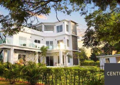 Luxury villa for sale in Phoenix Golf Course, Na Jomtien, Pattaya.  Sell ​​17.5 million baht