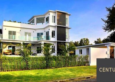 Luxury villa for sale in Phoenix Golf Course, Na Jomtien, Pattaya.  Sell ​​17.5 million baht