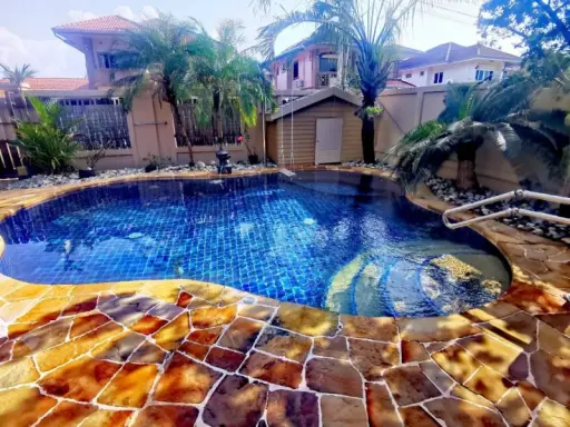 
                        Beautiful 3 bedroom pool villa in Jomtien, Pattaya....