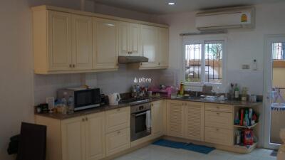 Town House For sale in Pratumnak