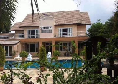 Detached house pool villa 2 floors, private sea view, North Pattaya.
