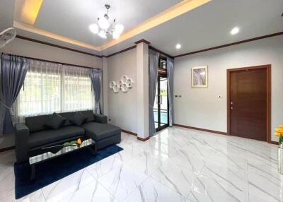 Beautiful house, ready to move in, built-in furniture throughout. Thung Klom Tan Man, Pattaya.