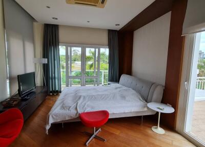 House for sale, luxury pool villa in Pattaya, Na Jomtien, Pattaya. Price 29.9 million baht