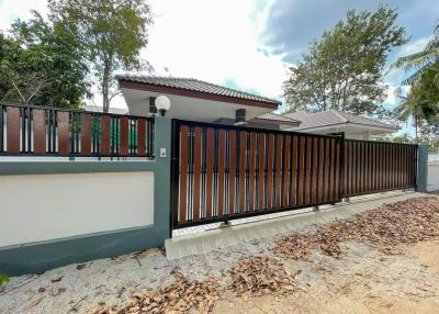 One-storey detached house, Rong Po-Khao Mai Kaew, Pattaya.  Size 50 square wa. (only 1 last house left, Rim Plot)