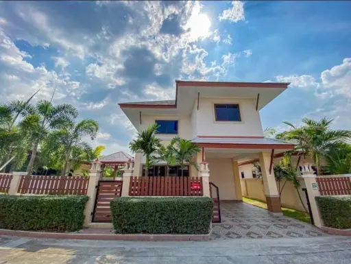 
                        Beautiful house for sale in Pattaya. 5 bedrooms 3 ba...
