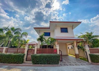 Beautiful house for sale in Pattaya. 5 bedrooms 3 bathrooms Price 5790000 baht