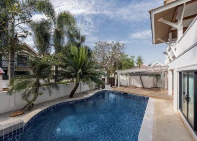 Pool villa for sale in North Pattaya. Pattaya city center. 3 bedrooms, 4 bathrooms Price 25,000,000 baht