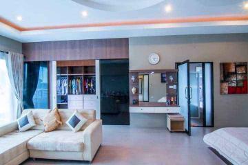 Sunrise Luxury Villa Huay Yai Pattaya. 5 bedrooms 5 bathrooms