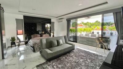 Luxurious house, Mabprachan, Pattaya. 3 bedrooms 4 bathrooms