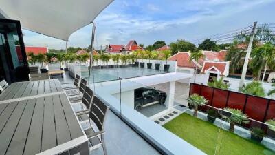 Luxurious house, Mabprachan, Pattaya. 3 bedrooms 4 bathrooms