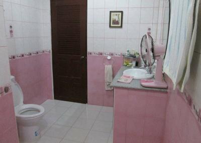 House for sale Mabprachan Reservoir, Pattaya. 4 bedrooms 6 bathrooms